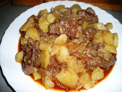 PATATAS GUISADAS CON COSTILLA